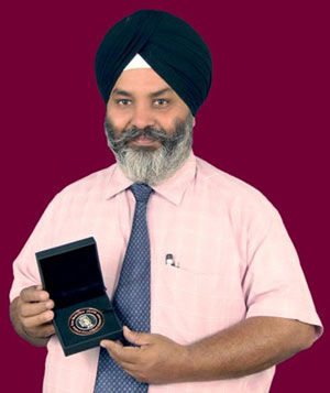 S. Paramjeet Singh with his ‘Large Silver Medal’, won early this year. S. Paramjeet Singh with his ‘Large Silver Medal’, won early this year.
